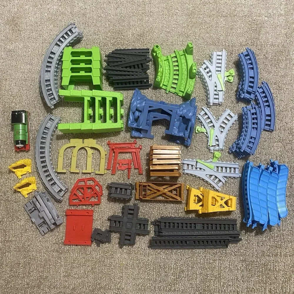 Thomas & Friends TrackMaster 6-in-1 Builder Set 2018 Complete